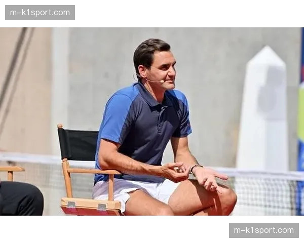 特写：费德勒现身印第安维尔斯包厢，与米尔卡观看比赛