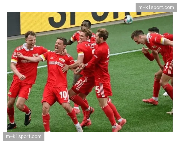 柏林联合0-2拜仁，特里梅尔右路传中成唯一亮点